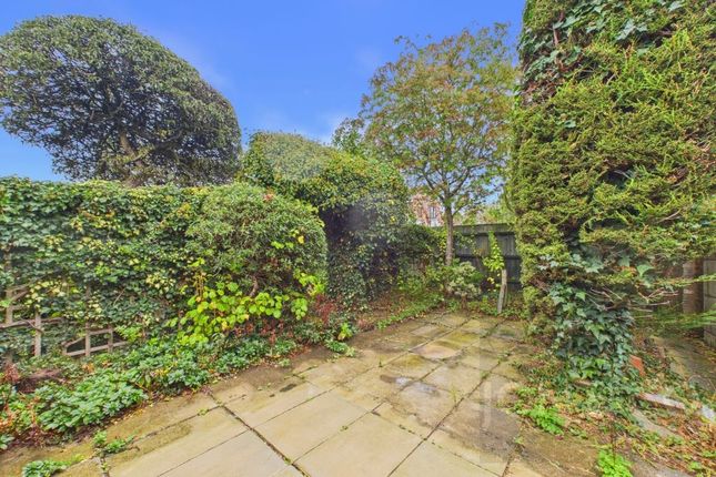 Edges Court, Northampton photo 3