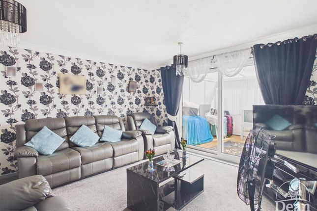 5, Mapledean, Cinderford photo 2