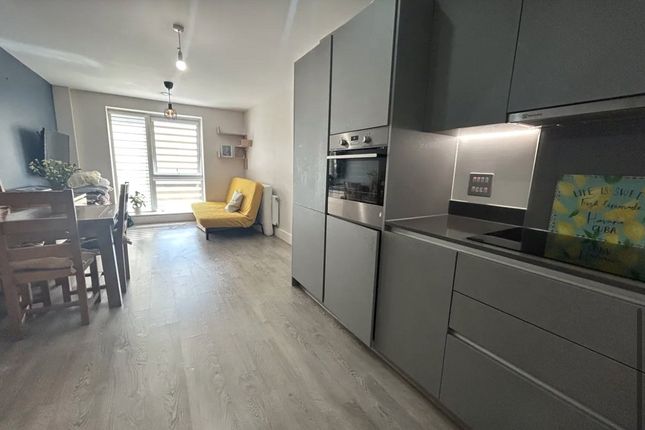 Thumbnail Flat for sale in Scotland Green, London