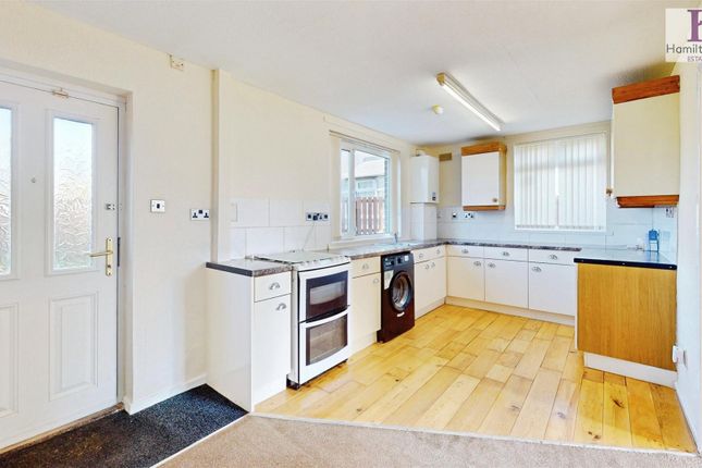 27, Eaglesfield Drive, Bradford photo 3
