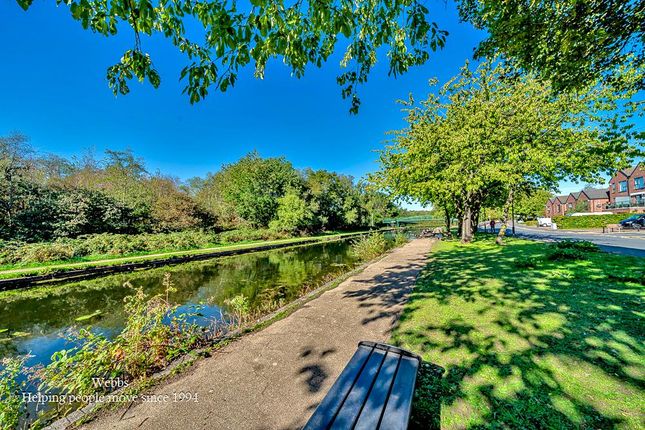 11, Towpath Drive, Walsall photo 2