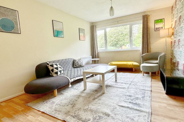 Flat to rent in Malcolm Close, Mapperley Park, Nottingham