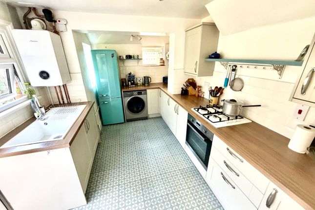 10, South Avenue, Egham photo 4