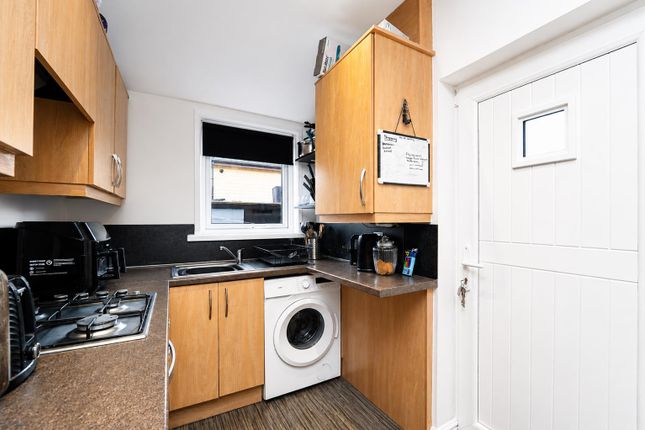89, Whalley Road, Clayton Le Moors photo 4