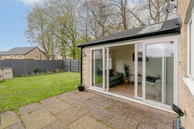 12, Manders Close, Lancashire photo 2