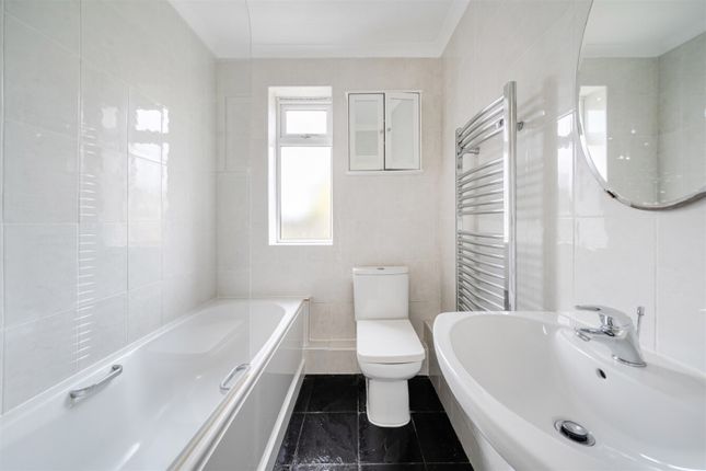 62, Orchard Road, Horsham photo 4