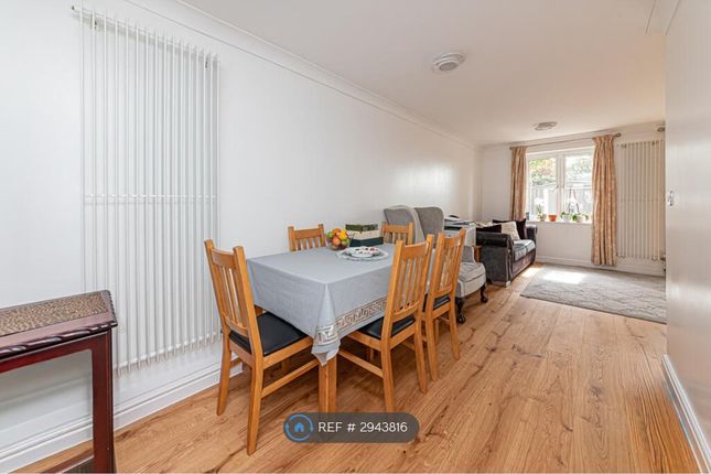 Brook Avenue, Ascot photo 2