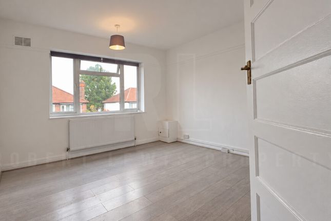 Manor Court, York Way photo 5