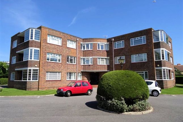 Thumbnail Flat to rent in Amberley Court, Lansdowne Road, Worthing, West Sussex