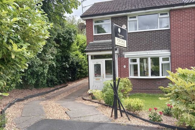 Semi-detached house for sale in Chatsworth Close, Shaw