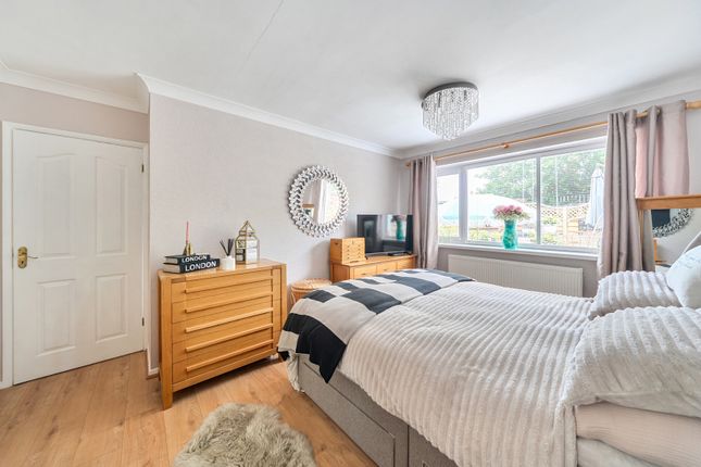 25, Godfrey Avenue, Northolt photo 3