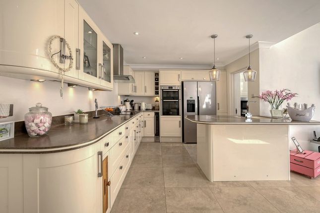 33, Emanuel Road, Basildon photo 3