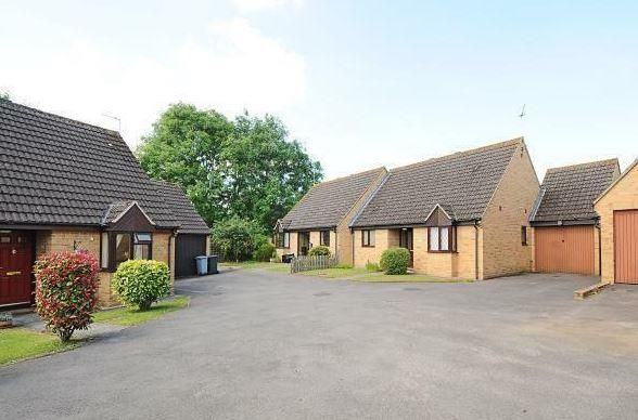 Bungalow for sale in Carterton, Oxfordshire