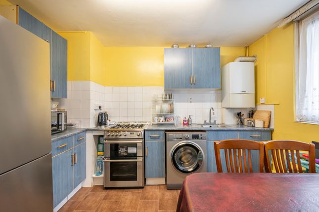 Maisonette for sale in Whitethorn Street, Bromley-By-Bow