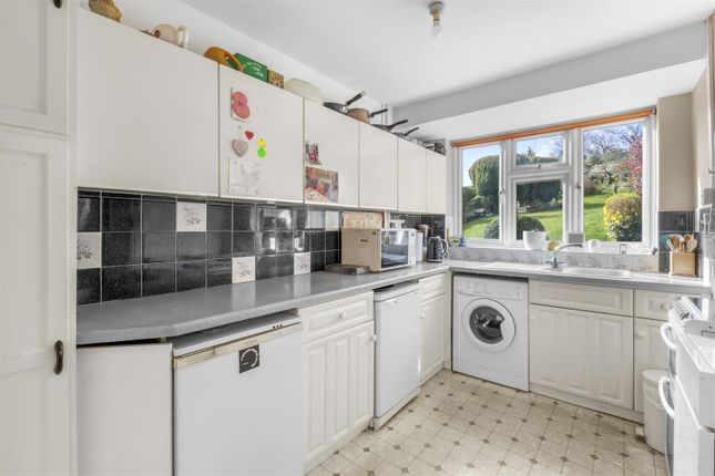 37, Westover Road, High Wycombe photo 4