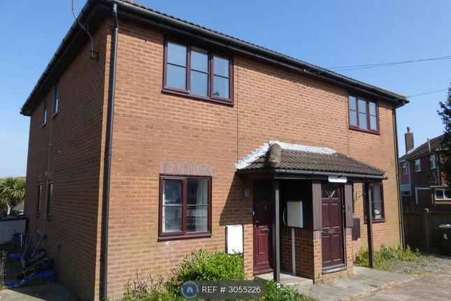 1-bed flat on Flat, Simons Court Dorman Avenue North, Aylesham, Canterbury, £1,100/mo