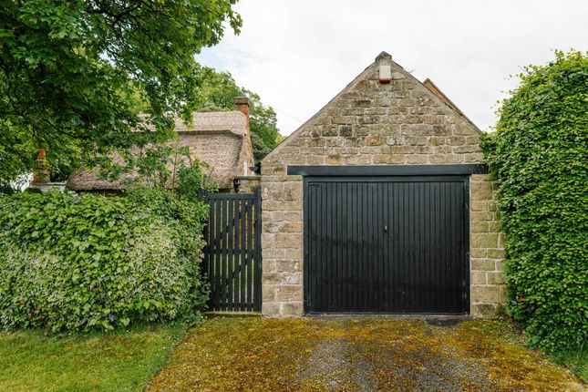 Thatched Cottage, Main Road, Chesterfield photo 4