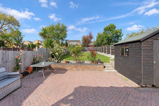 171, Cumberland Avenue, South Benfleet photo 2