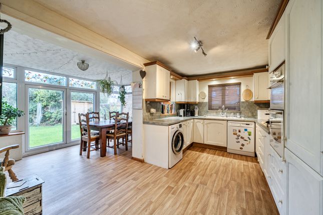 St. Marys Road, Adderbury photo 4