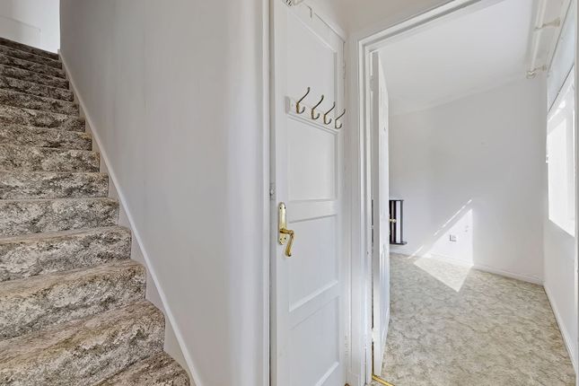 50 Aurs Road, Glasgow photo 3