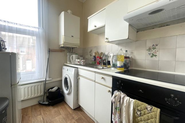 Flat to rent in Langney Road, Eastbourne