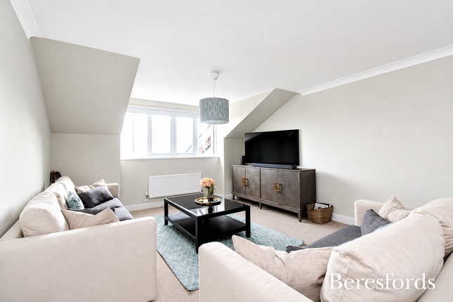 35, St. Kathryns Place, Upminster photo 3