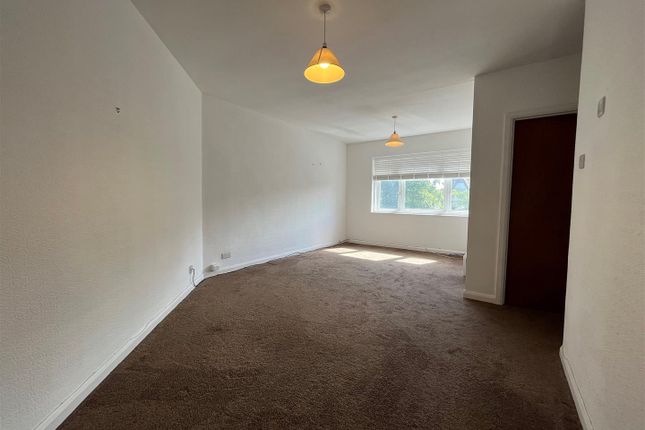 Flat to rent in Harley Court, Blake Hall Road, Wanstead, London