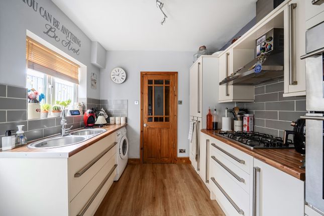 8, Bessemer Road West, Swindon photo 4