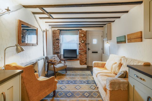 1349538-11-68Bed8...