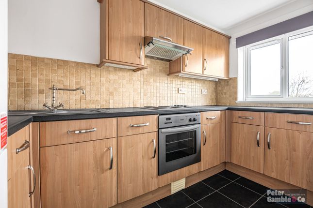 89, Buckingham Avenue, Greenford photo 2