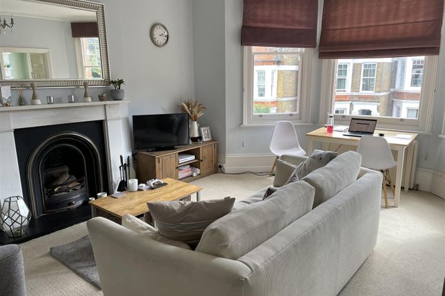 Thumbnail Property to rent in Oakhill Road, London