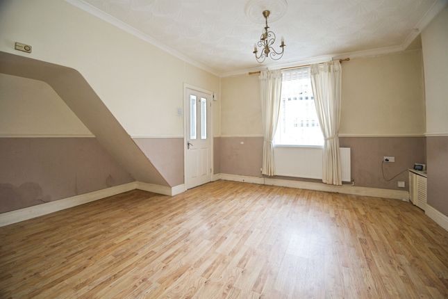 43, Oakfield Terrace, Bridgend photo 4