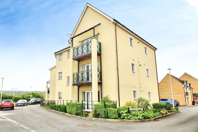 Flat for sale in Wagtail Crescent, Bristol
