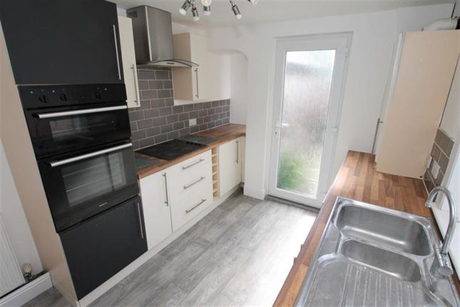 24, Blaydes Street, Hull photo 2
