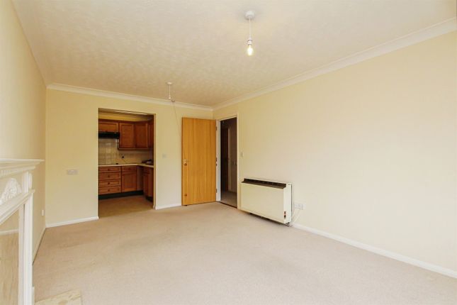 70, Ash Grove, Parsonage Close, Burwell photo 4
