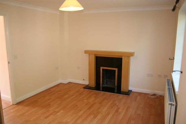 27 Redvers Way, Tiverton photo 4