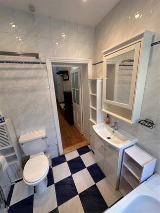 26, Elmbourne Road,, London photo 4