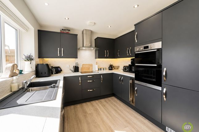 8 Wheatear Place, Darwen photo 4