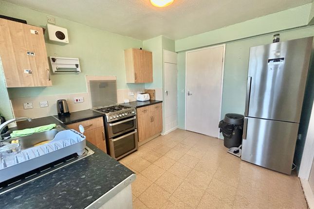 9, Cardinal Close, NOTTINGHAM photo 3