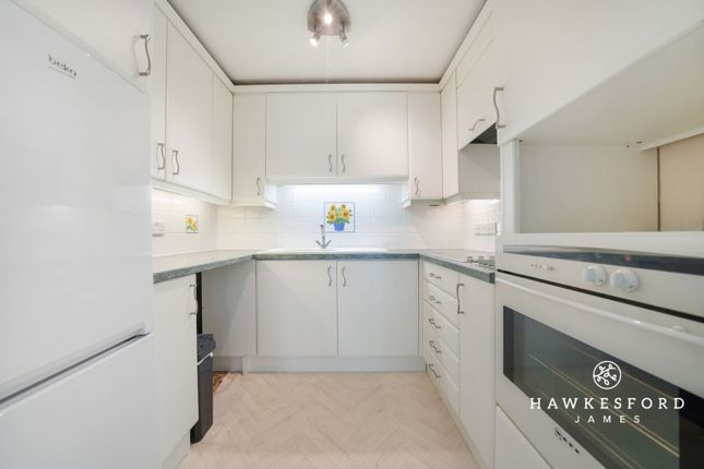 23 Barkers Court, Sittingbourne photo 3