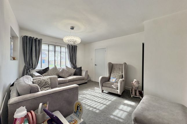 41, Clifton Place, Freckleton photo 3