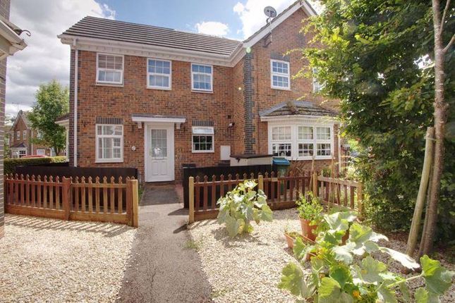 33, Avocet Way, Aylesbury photo 5