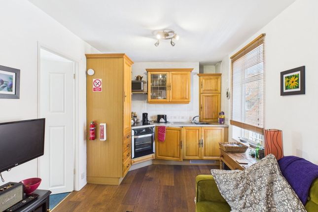 7a,6a/7a Linskill Square, Baxtergate, Whitby photo 3