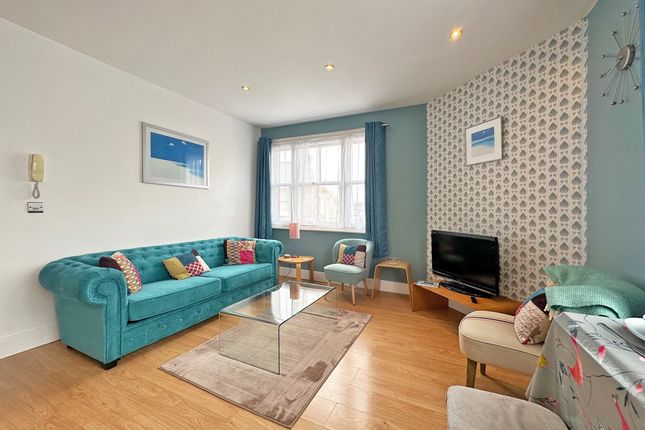 Flat 3, 2C Etna Road, St. Albans photo 4