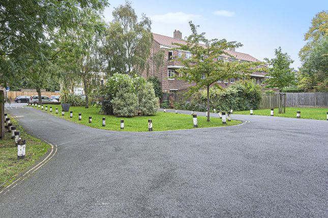 Flat 17 Melford Court,, Melford Road, London photo 3