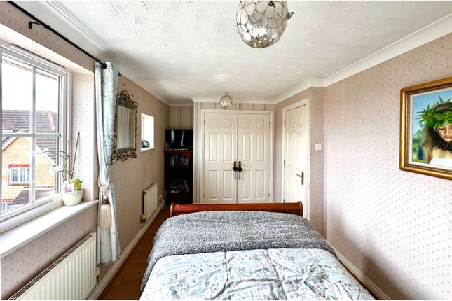 Terraced house for sale in Dorsey Drive, Bedford