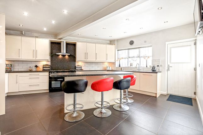73, Tennis Court Drive, Leicester photo 2