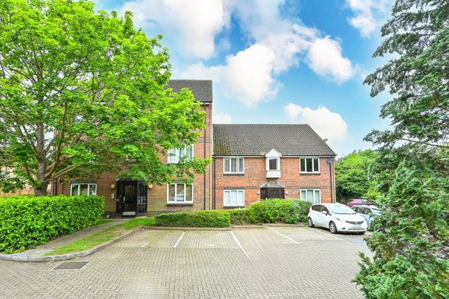 Thumbnail Flat for sale in Dairymans Walk, Guildford
