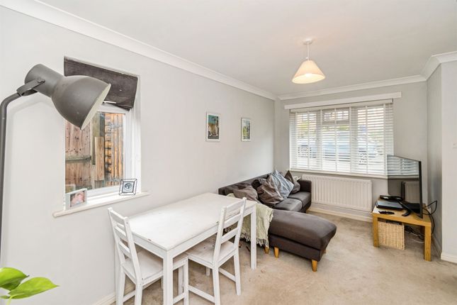20, Bracklesham Close, Southampton photo 4
