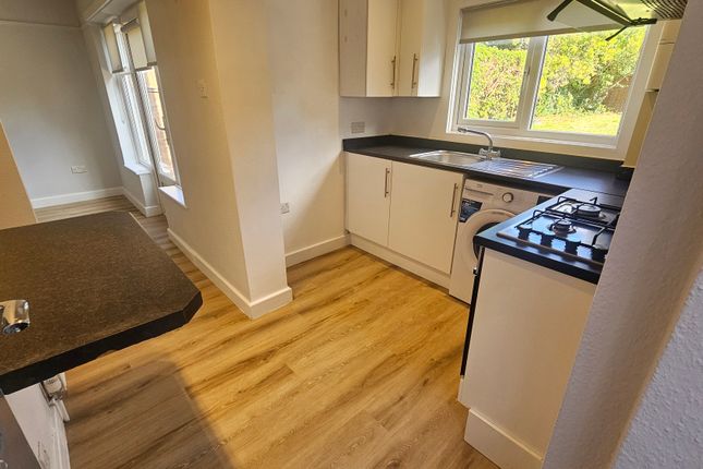 Hampermill Lane, Watford photo 4